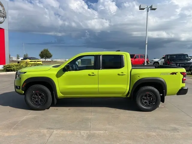 2026 Nissan Frontier PRO-4X photo 4
