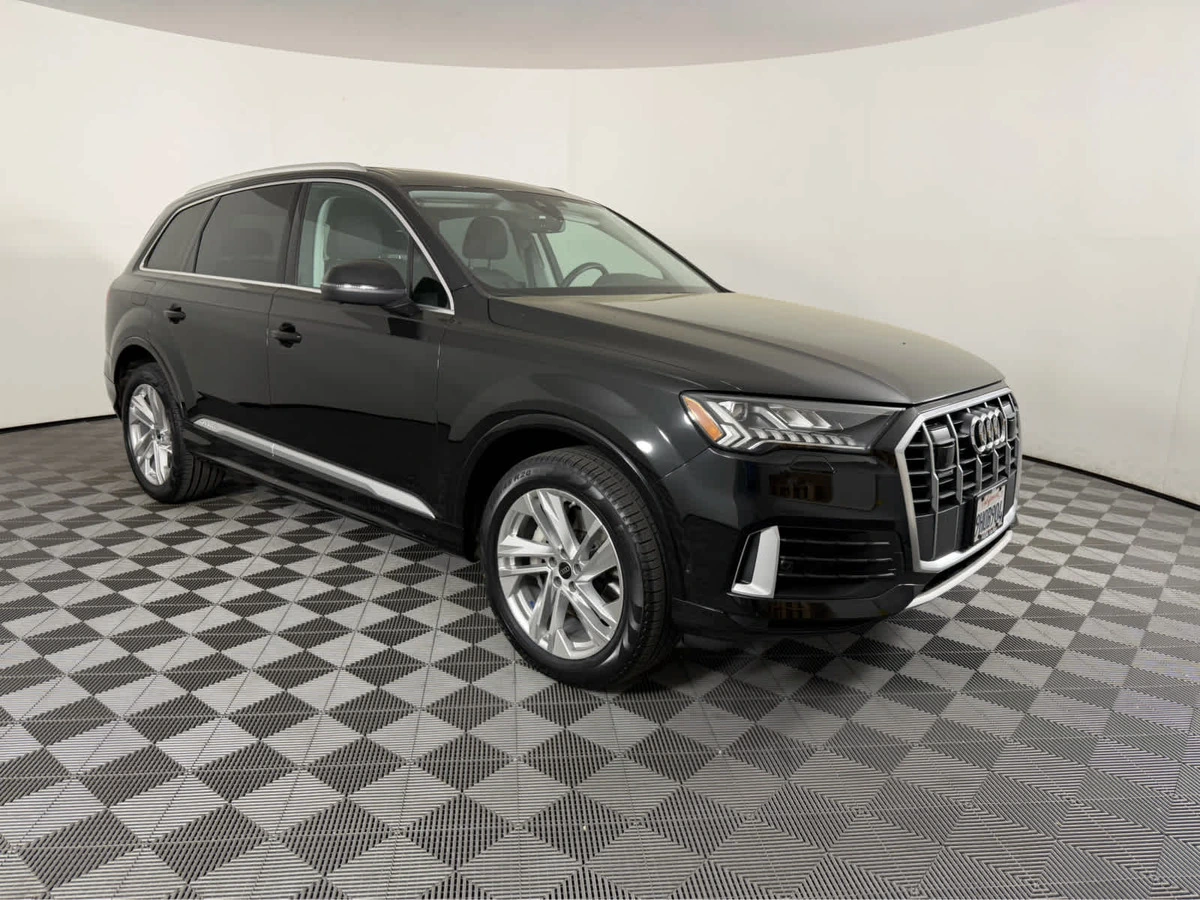 2023 Audi Q7 55 Premium Plus quattro Tiptronic's photo