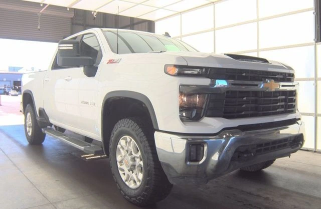 2024 Chevrolet Silverado HD LT 4WD Crew Cab Standard Box's photo