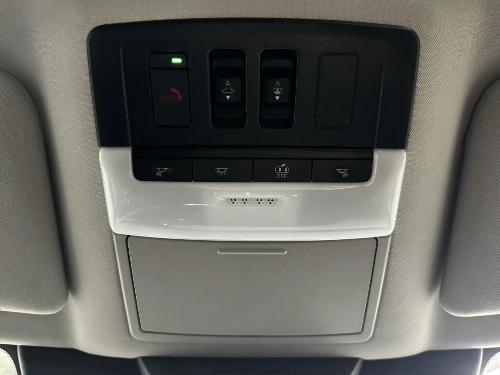 2025 Nissan Pathfinder Platinum photo 20