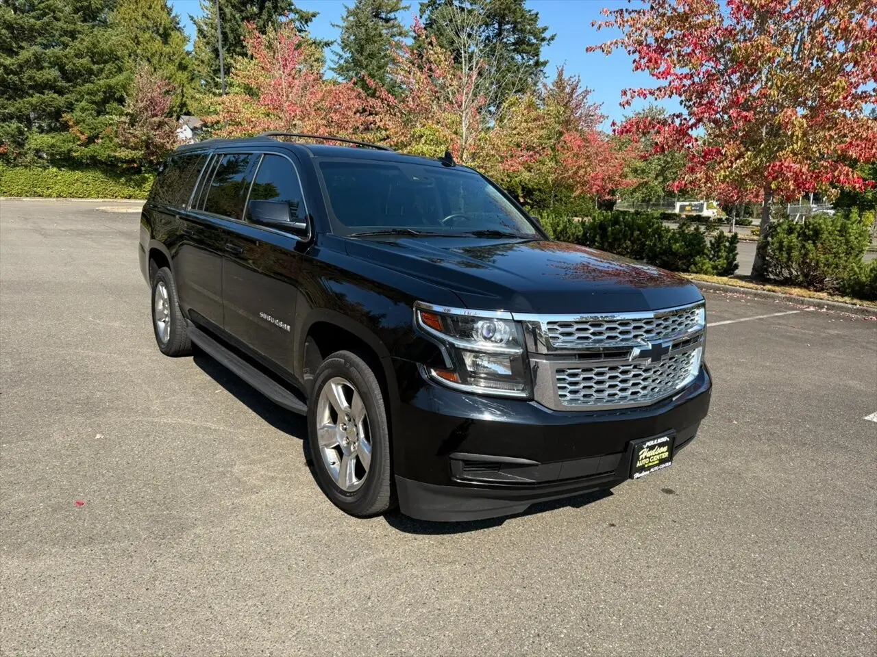 2016 Chevrolet Suburban LT photo 2