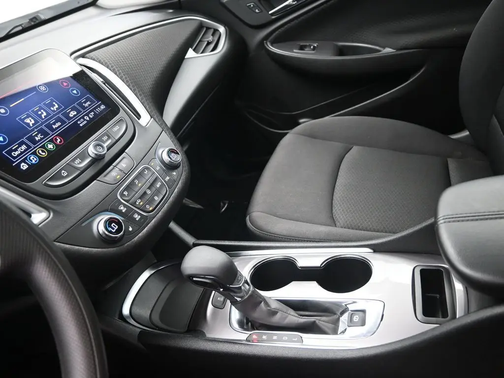 2024 Chevrolet Malibu 1LT photo 16