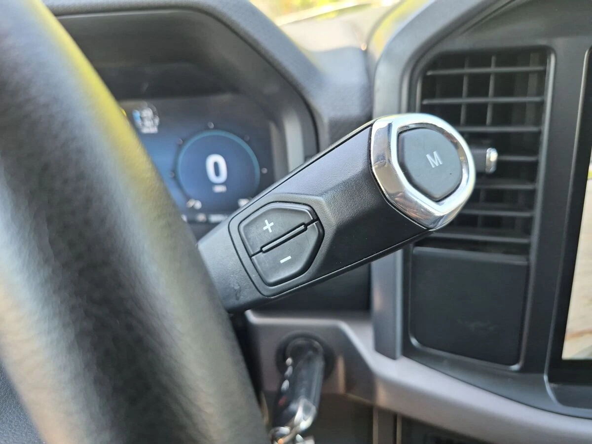 2025 Ford F-150 XLT - Photo 17
