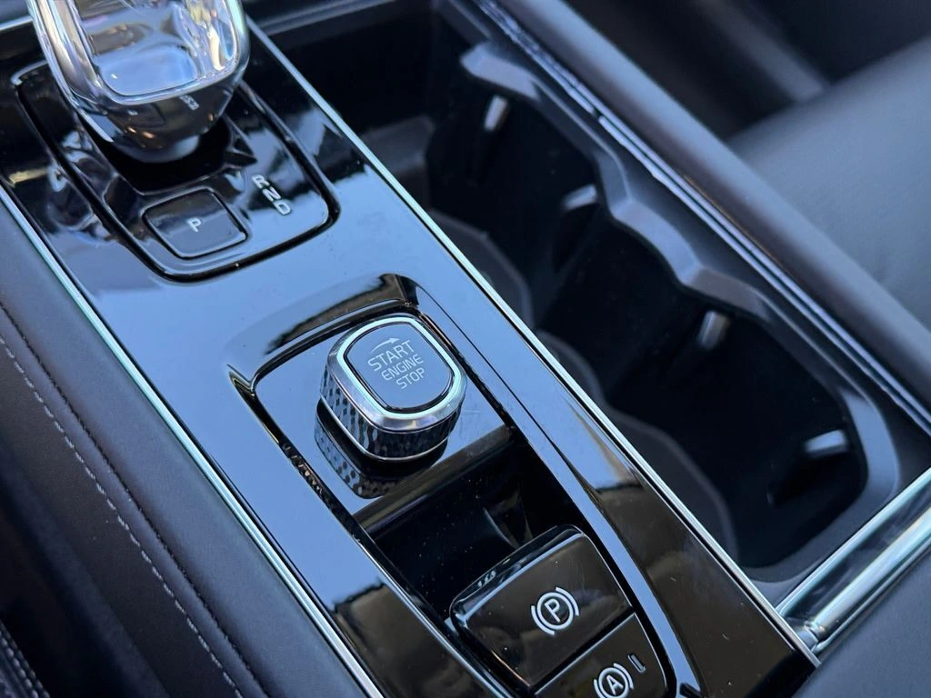 2026 Volvo - image 22