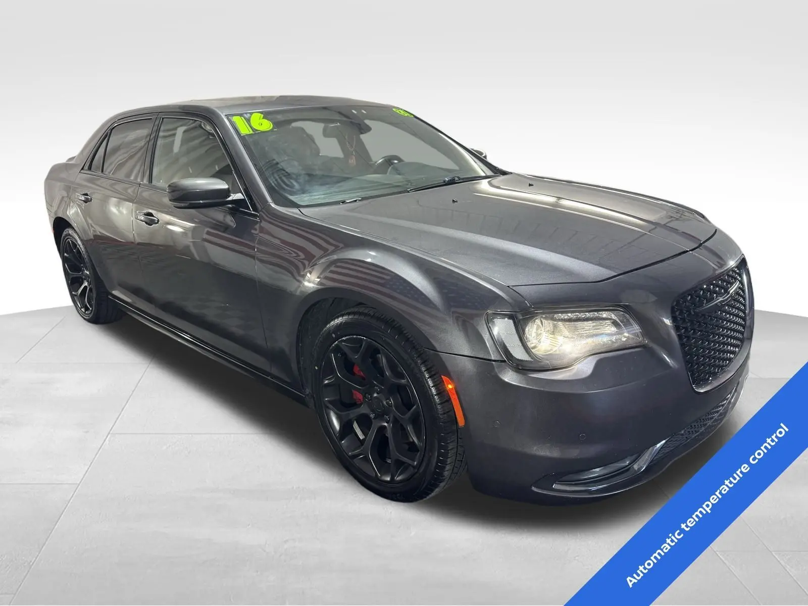 2016 Chrysler 300 S photo 3