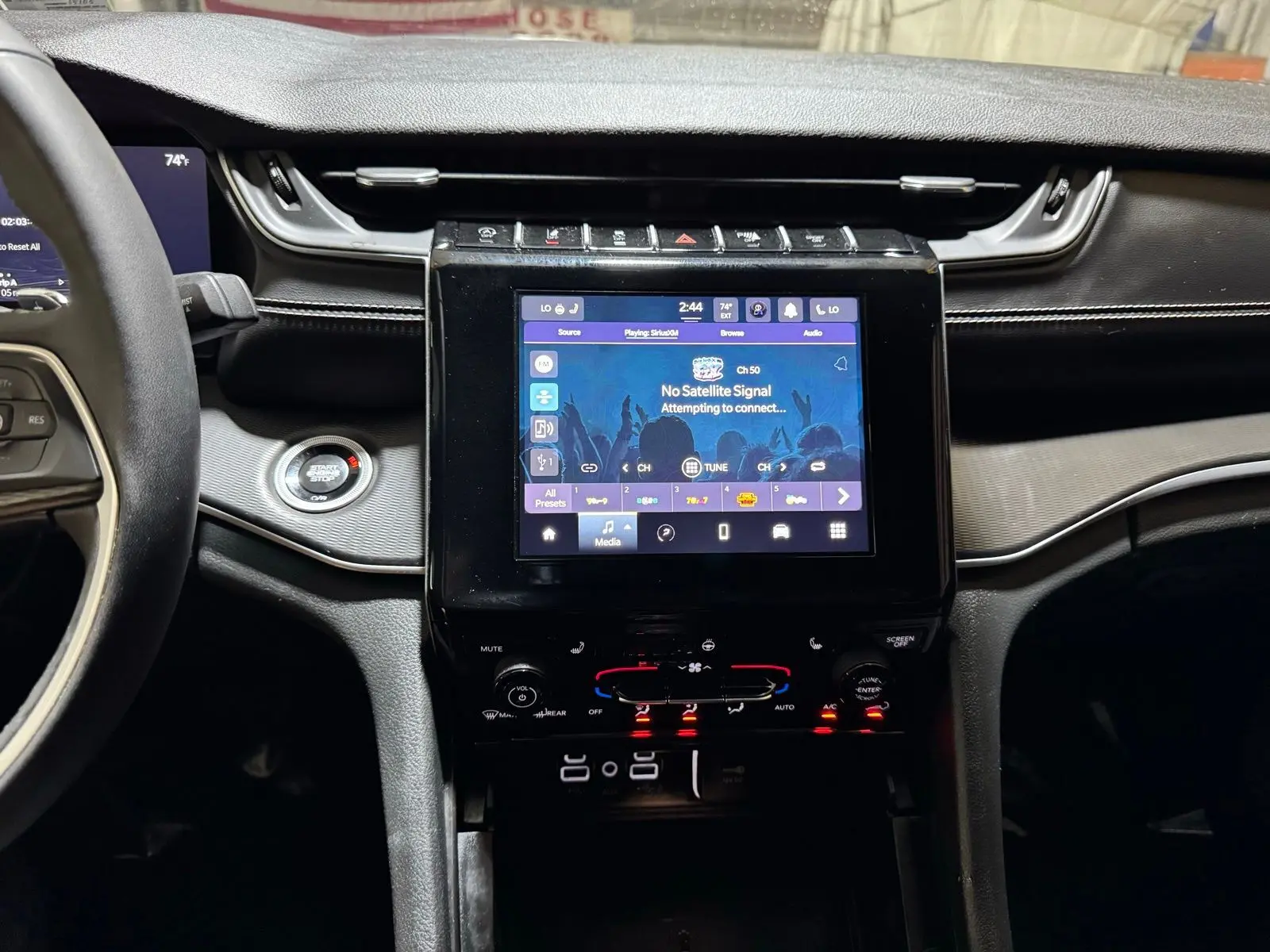 2024 Jeep Grand Cherokee Altitude photo 25