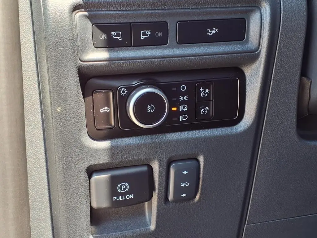2023 Ford F-150 Lariat photo 31