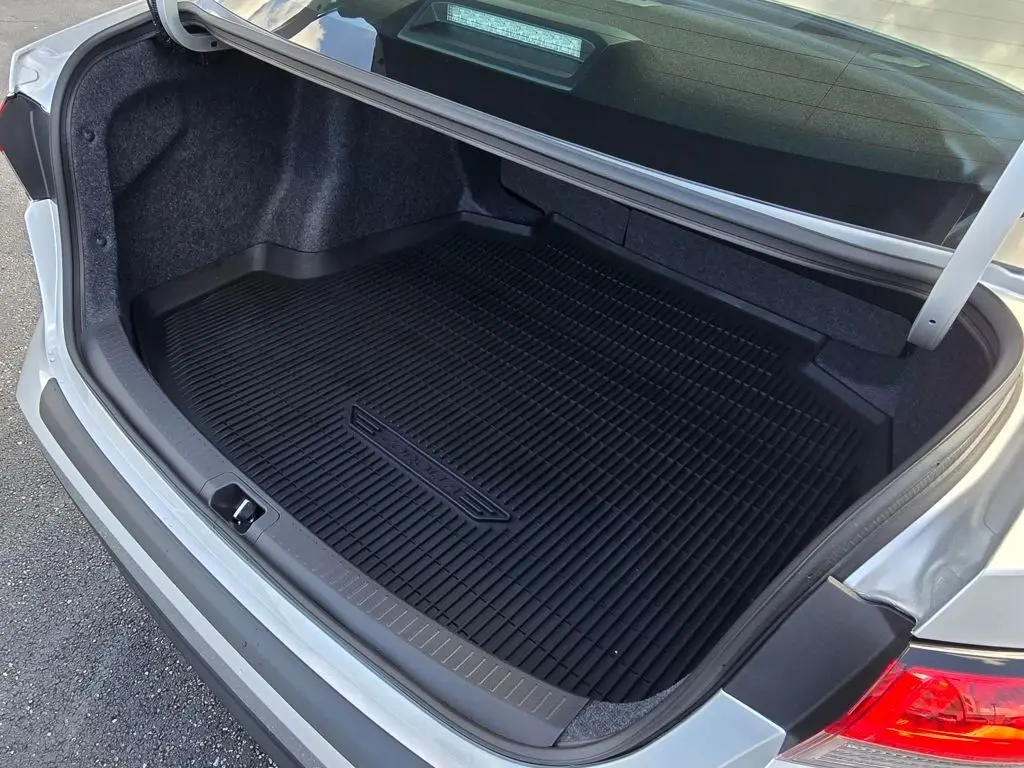 2025 Toyota Corolla LE photo 14