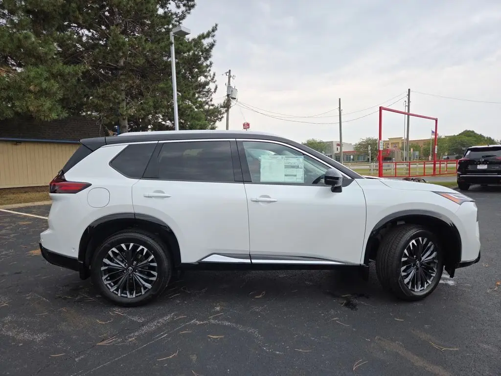 2026 Nissan Rogue Platinum photo 28