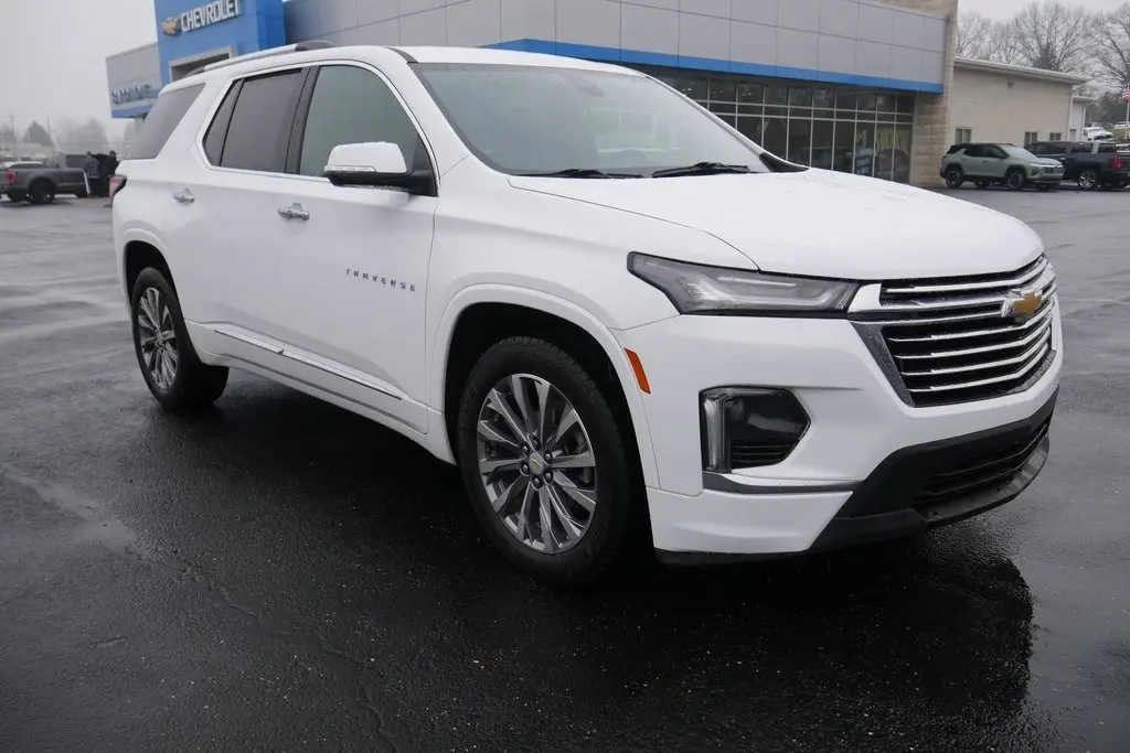 Used 2022 Chevrolet Traverse Premier with VIN 1GNEVKKW3NJ120324 for sale in Atwater, OH