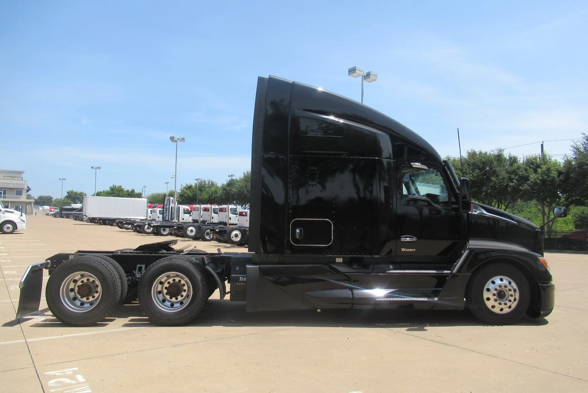 2023 Kenworth T680 — photo 5