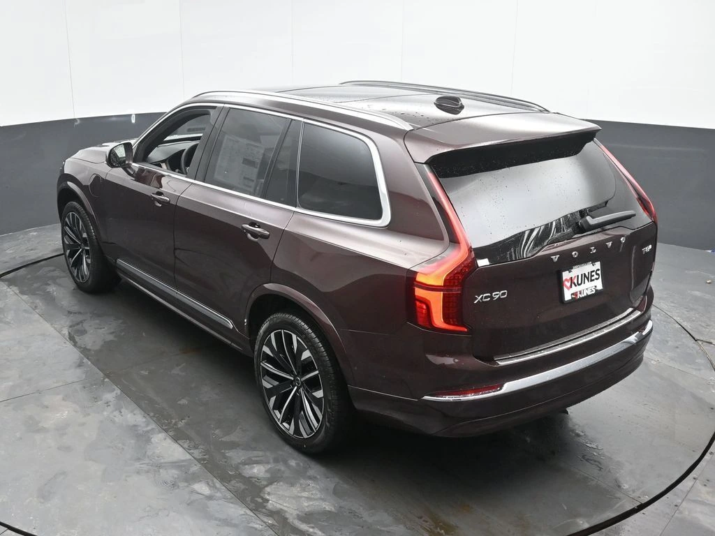 2026 Volvo - image 37