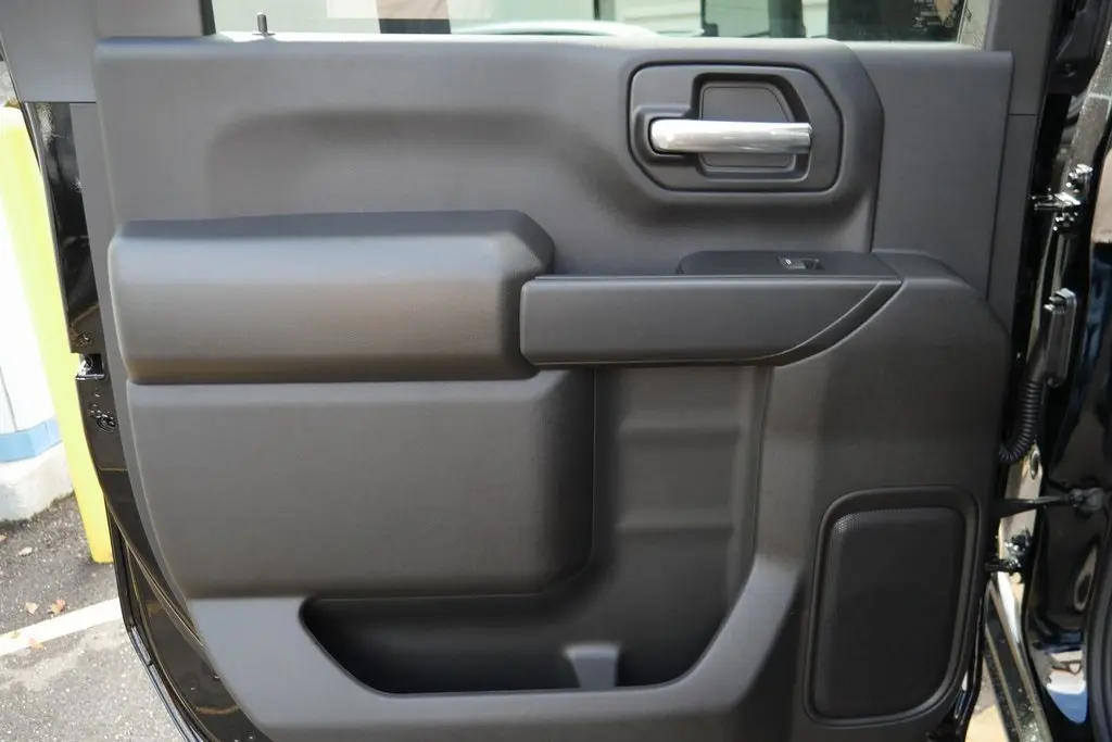 2026 Chevrolet Silverado 2500HD Custom photo 26
