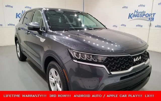 2023 Kia Sorento LX's photo