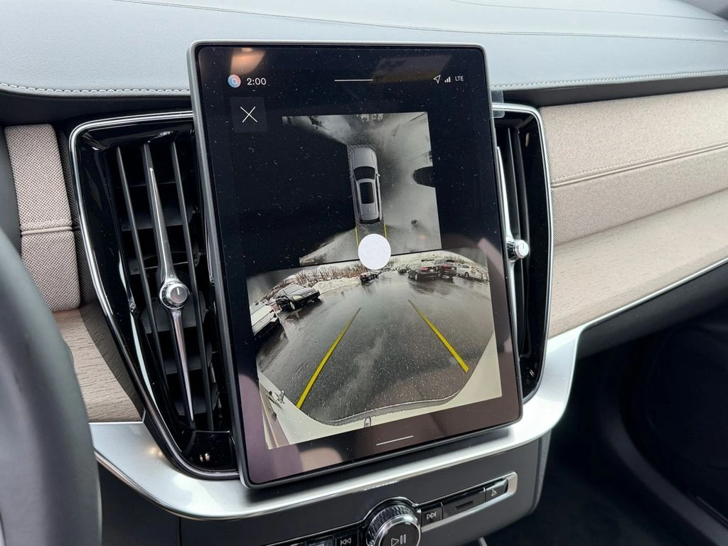 2026 Volvo - image 20