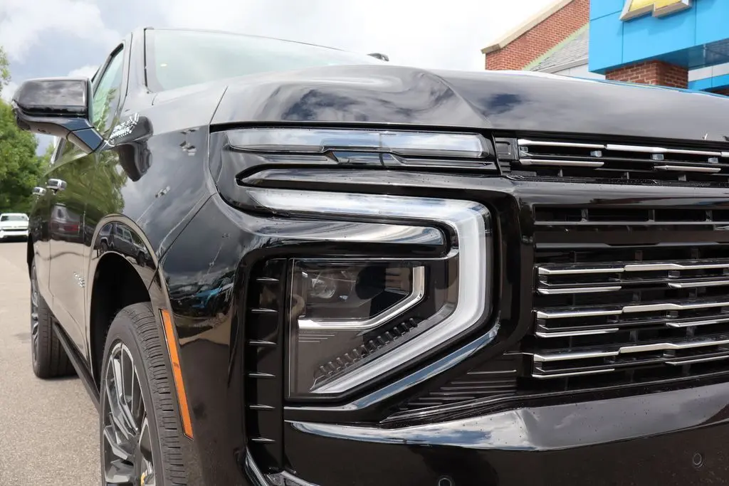 2025 Chevrolet Tahoe High Country photo 4