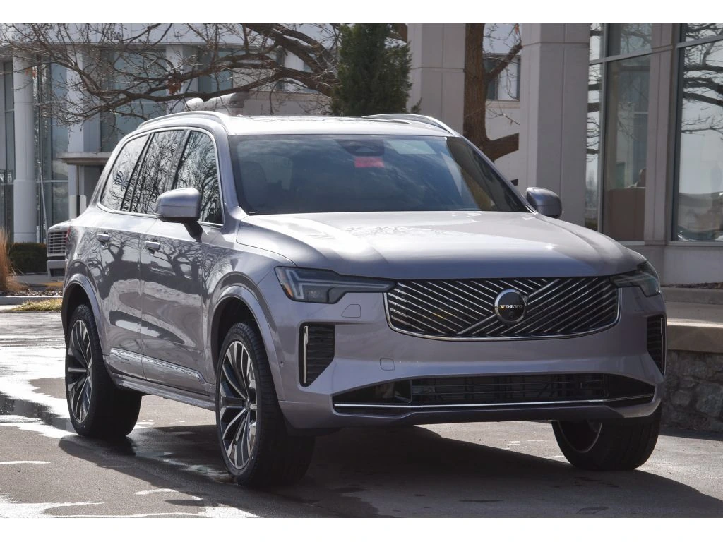 2026 Volvo - image 2