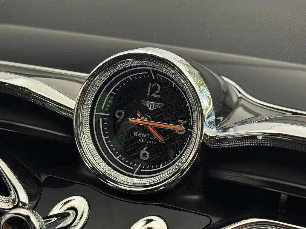 2025 Bentley Bentayga Azure photo 59