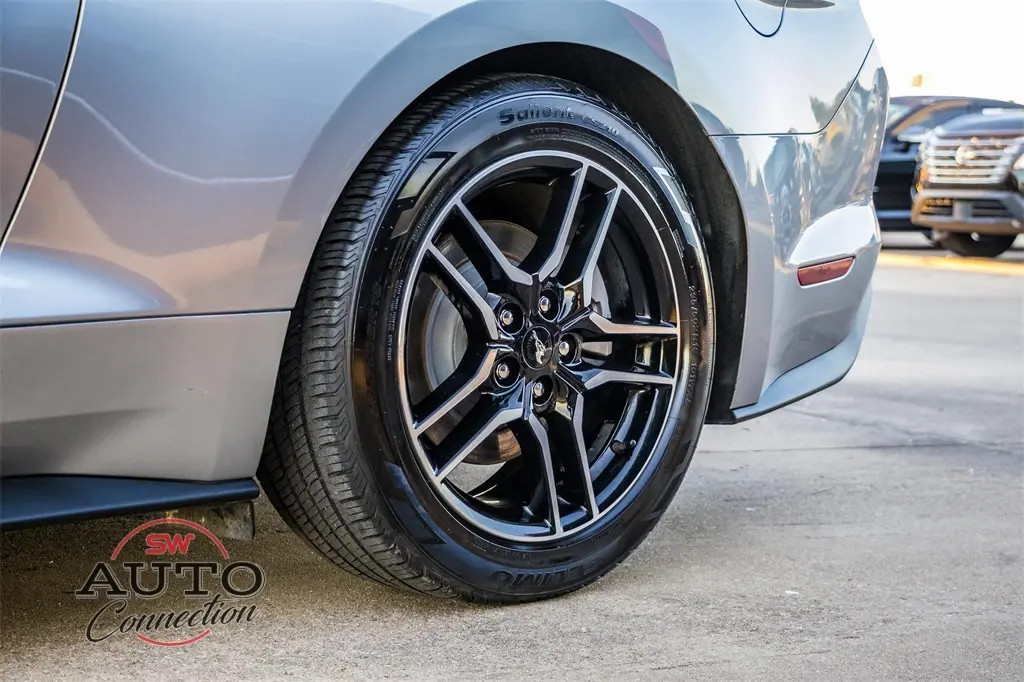 2023 Ford Mustang EcoBoost Premium photo 4
