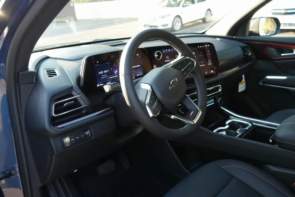 2026 Chevrolet Traverse Z71 photo 9