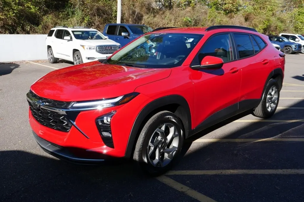 2026 Chevrolet Trax LT photo 4