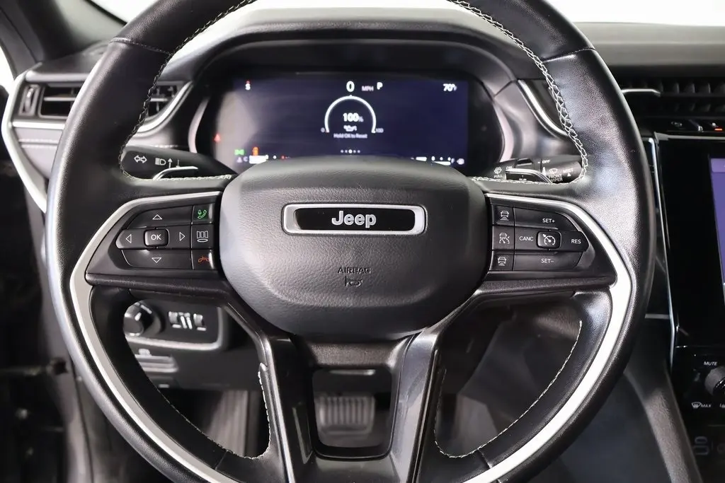 2021 Jeep Grand Cherokee Altitude photo 2