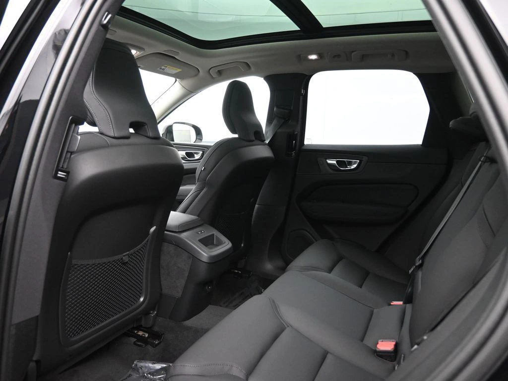2026 Volvo XC60 Plus - Photo 24