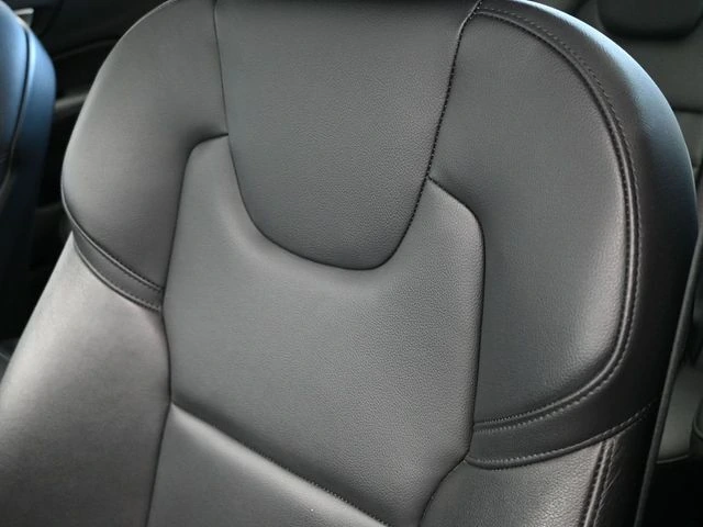 2025 Volvo - image 16