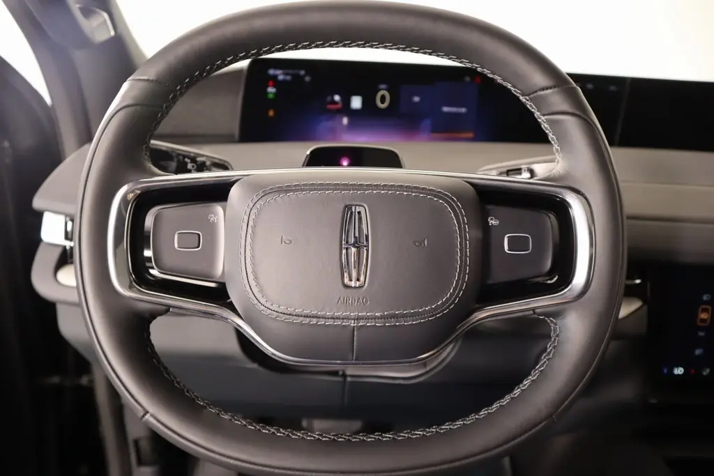 2025 Lincoln Navigator L Reserve photo 3