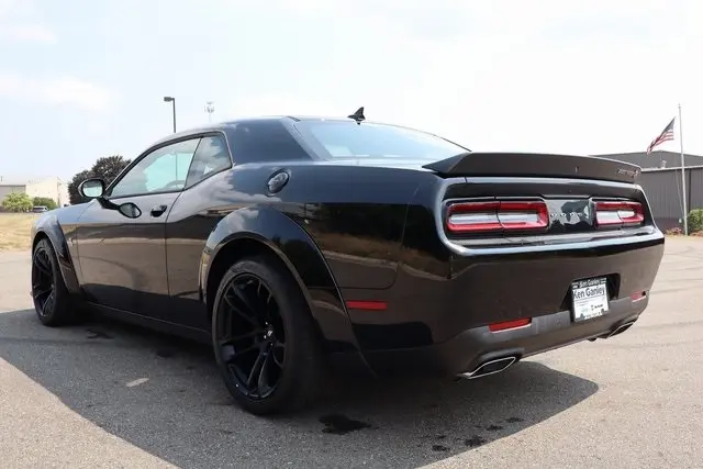 2023 Dodge Challenger R/T Scat Pack Widebody photo 26