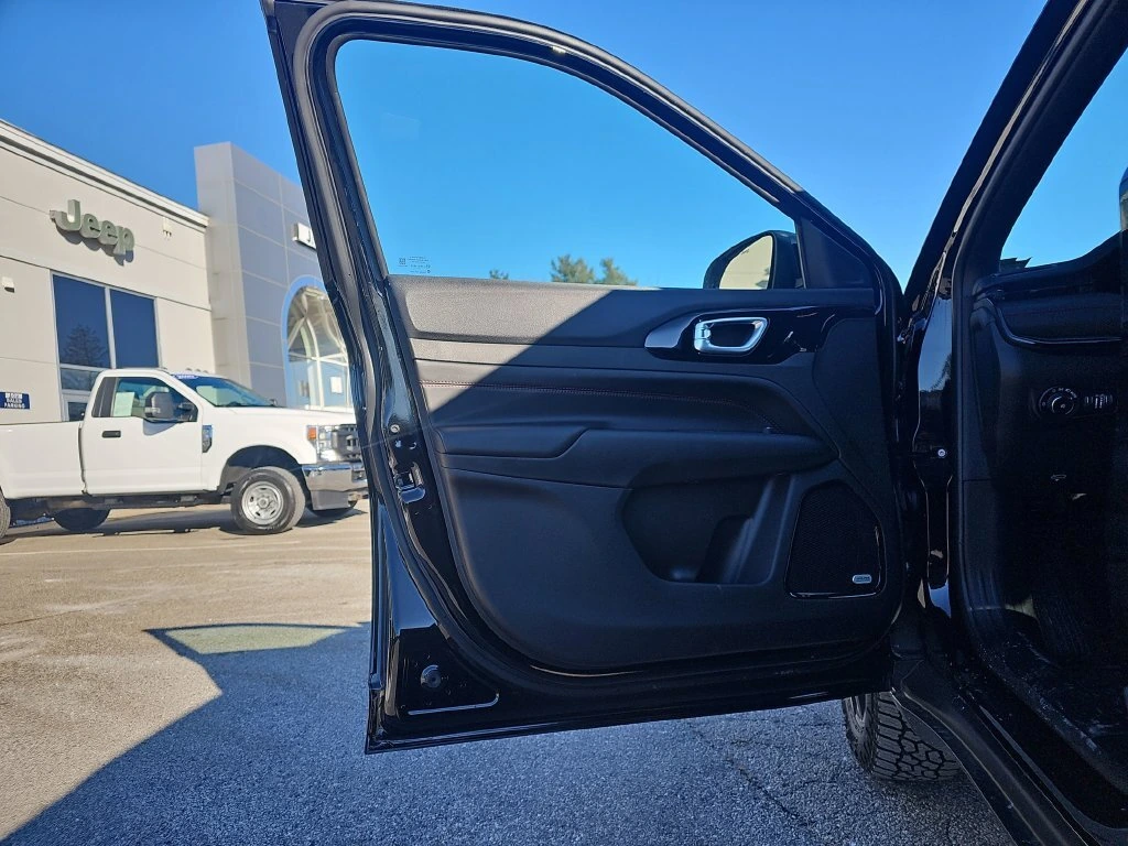 2026 Jeep Compass Trailhawk - Photo 38
