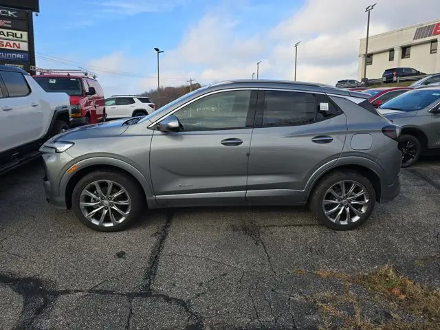 2026 Buick Encore GX Avenir photo 2
