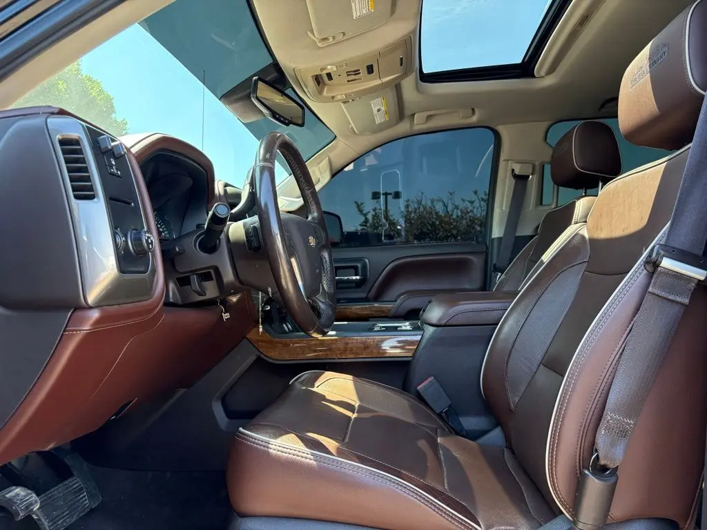 2016 Chevrolet Silverado High Country photo 4