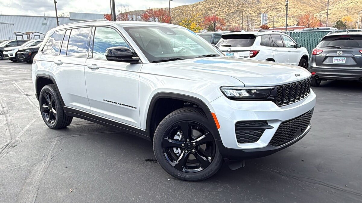2025 Jeep Grand Cherokee Altitude X 4x4