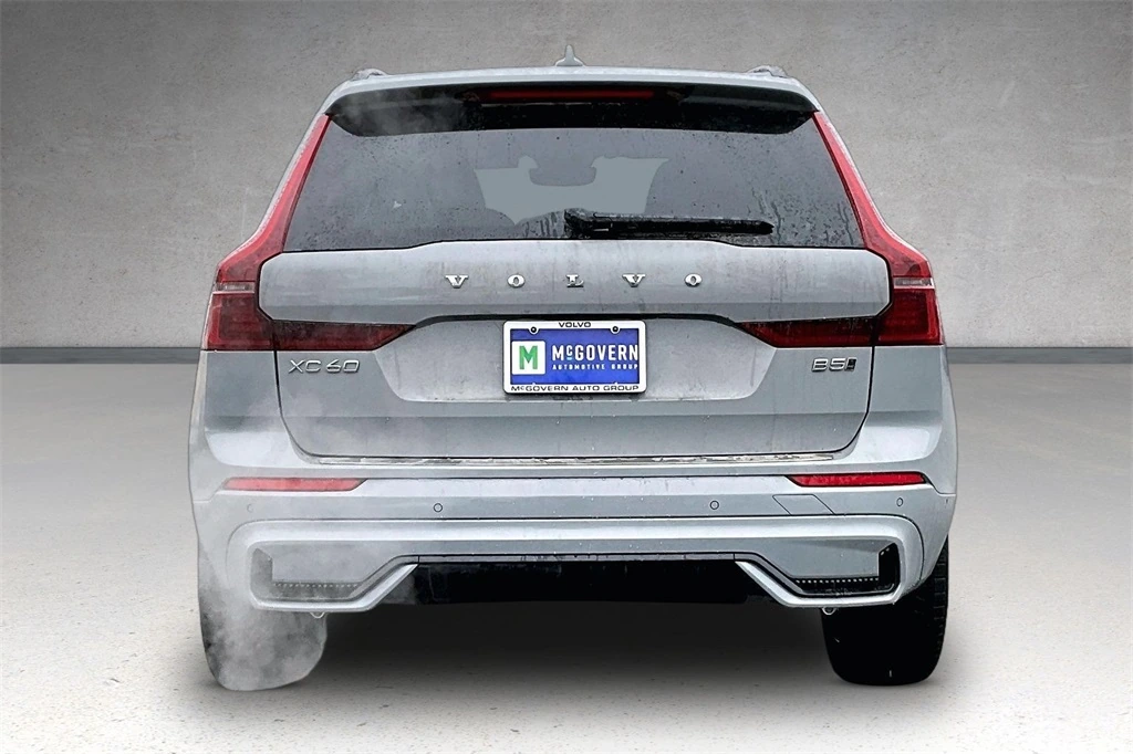 2026 Volvo - image 4