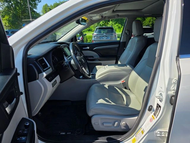 2017 Toyota Highlander Limited - Photo 17