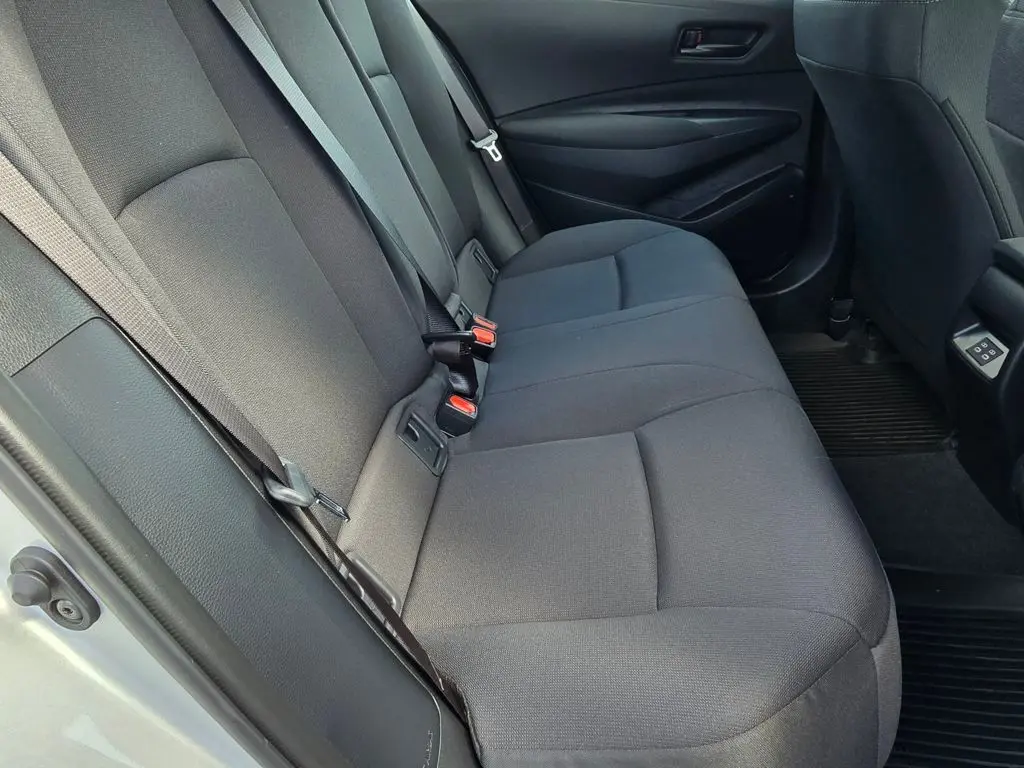 2025 Toyota Corolla LE photo 15