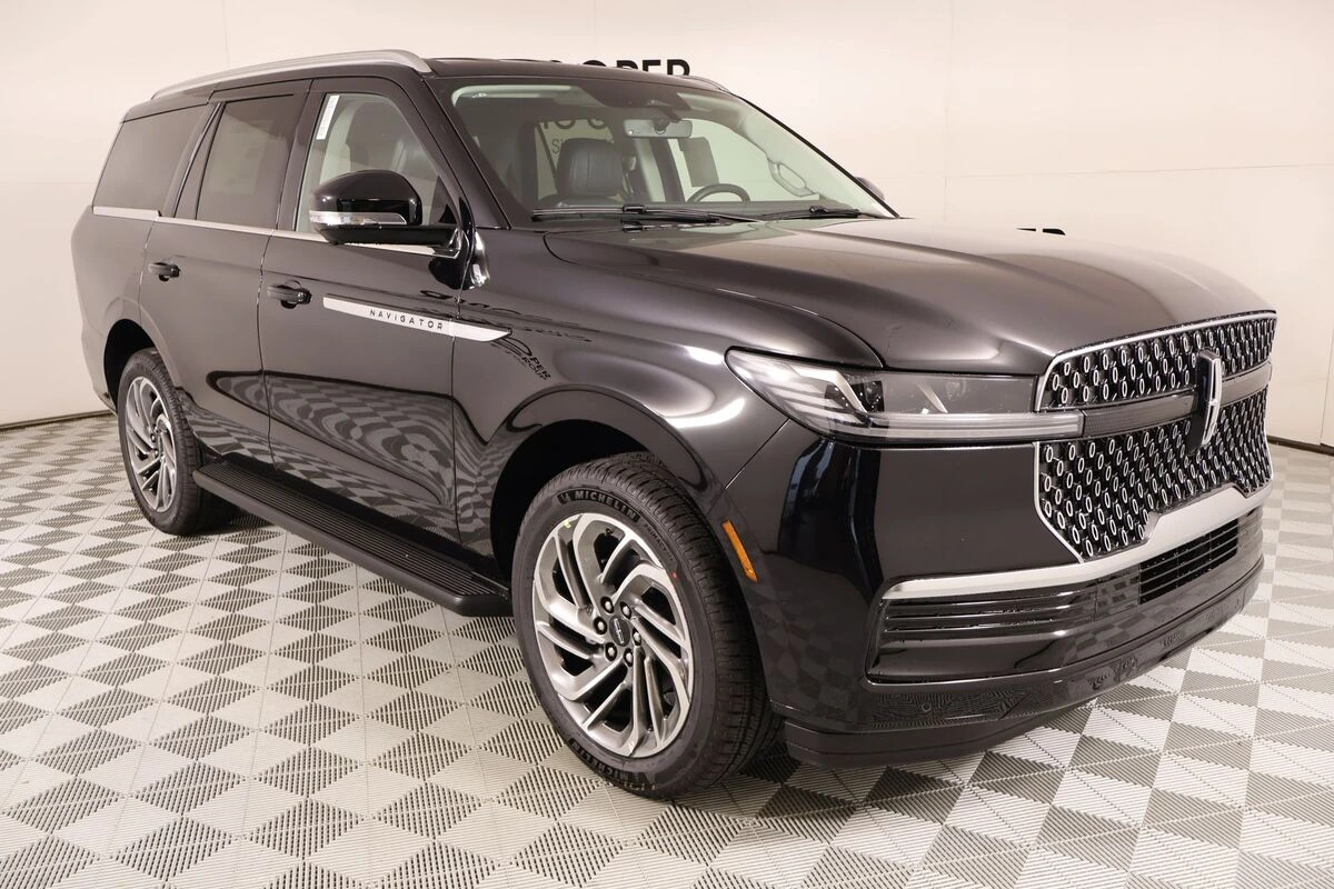 2026 Lincoln Navigator Premiere AWD's photo
