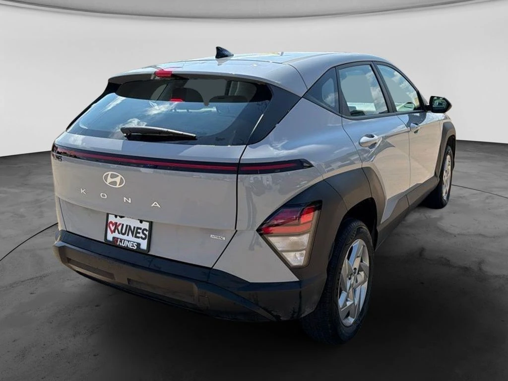 2026 Hyundai Kona SE - Photo 9