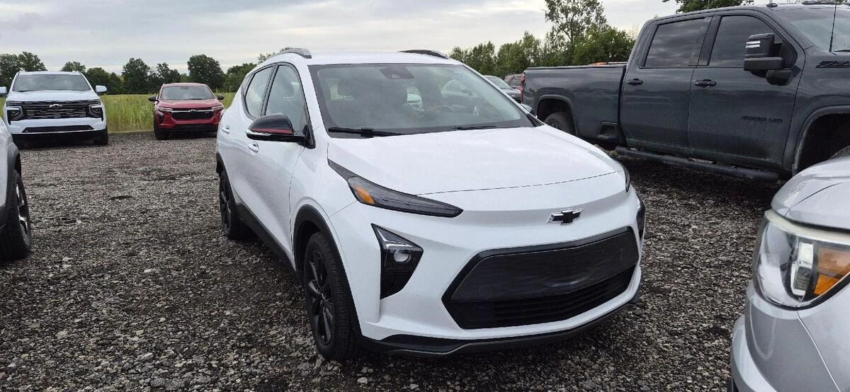 Used 2023 Chevrolet Bolt EUV LT with VIN 1G1FY6S08P4183453 for sale in Toledo, OH
