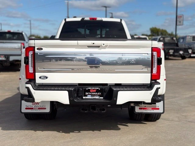 2027 Ford — photo 6