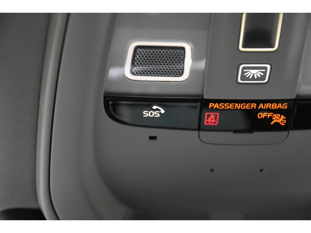 2026 Volvo - image 39