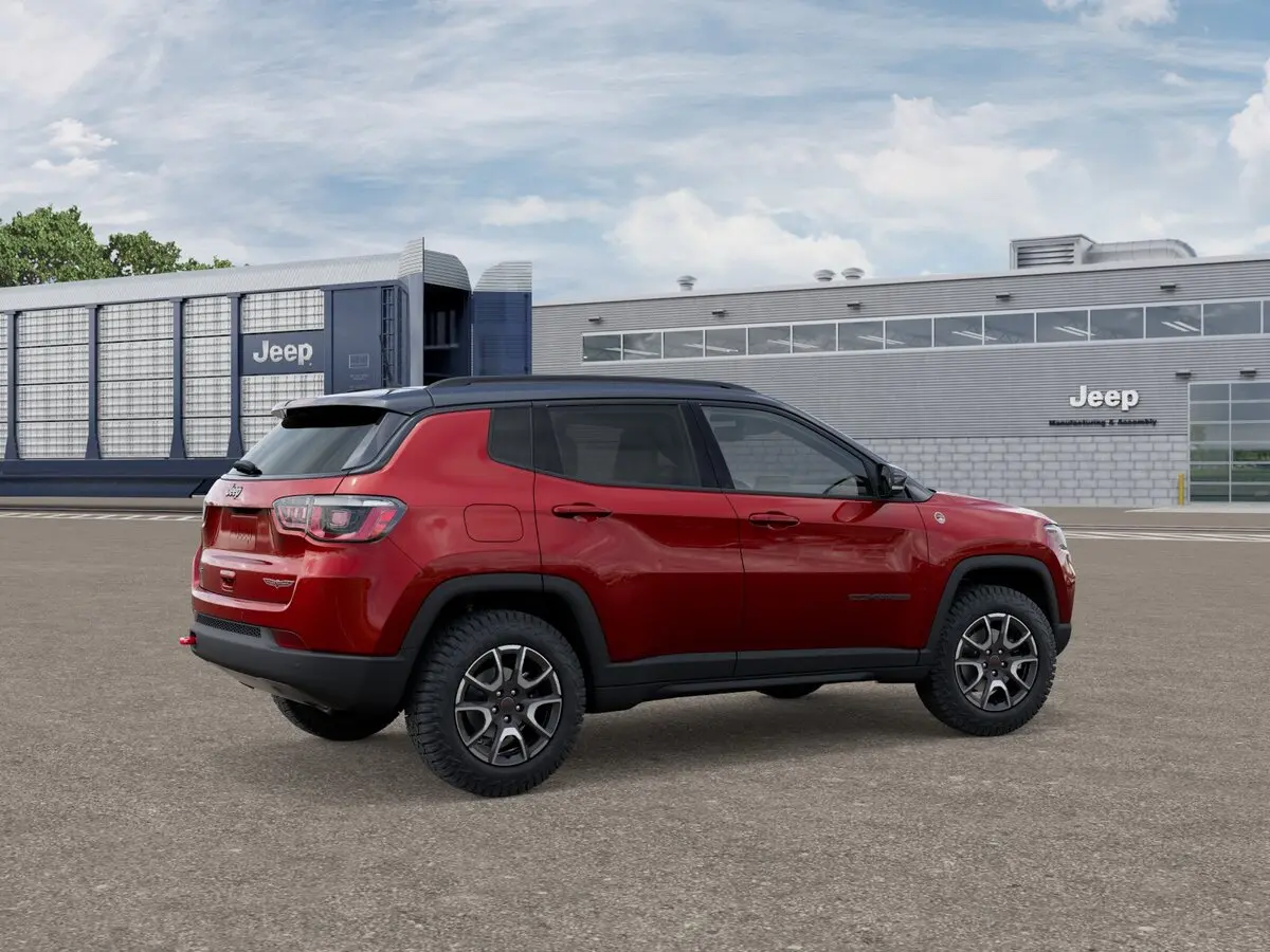 2026 Jeep Compass Trailhawk photo 3