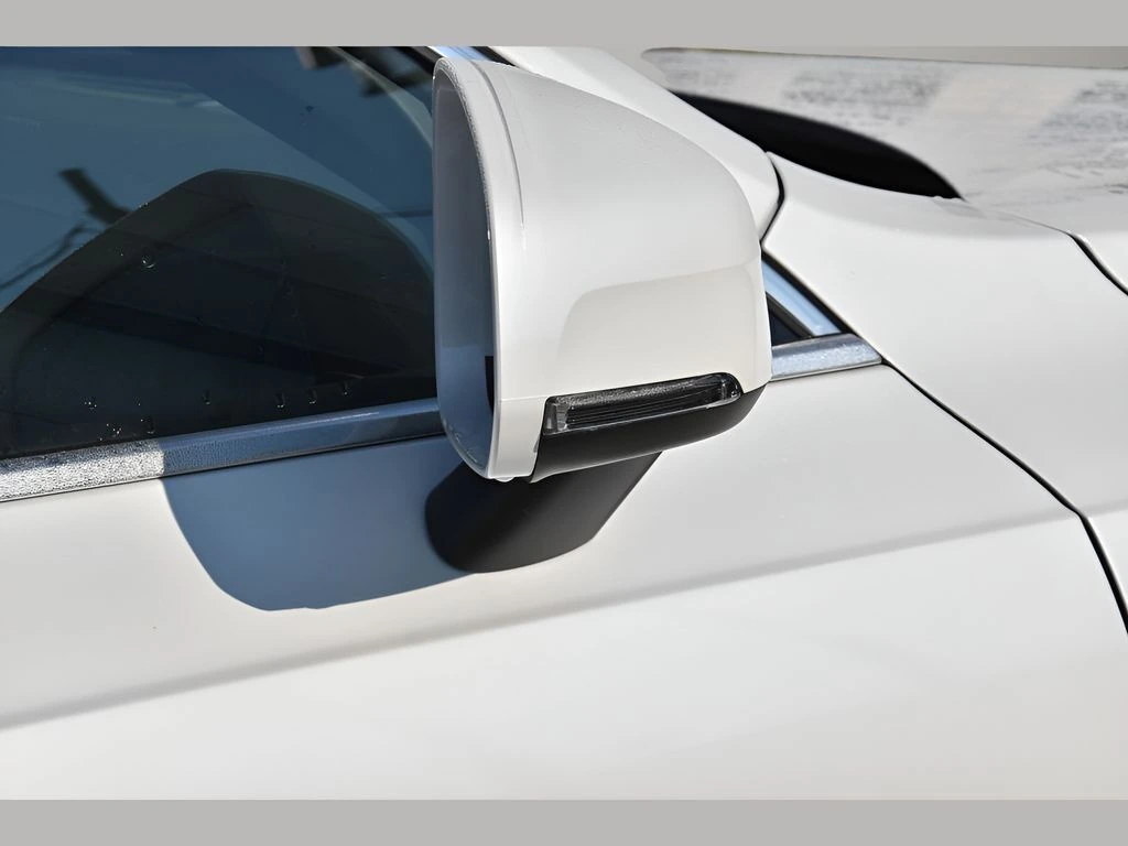 2026 Volvo - image 31