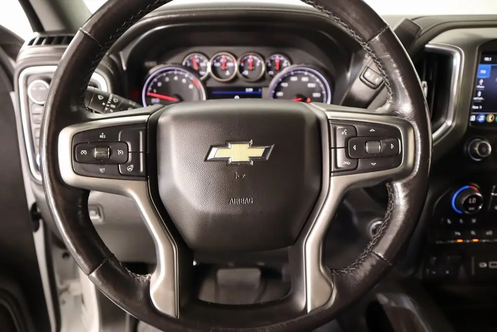 2021 Chevrolet Silverado 1500 LTZ photo 3