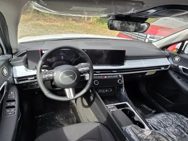 2026 Hyundai Sonata SEL Sport photo 4