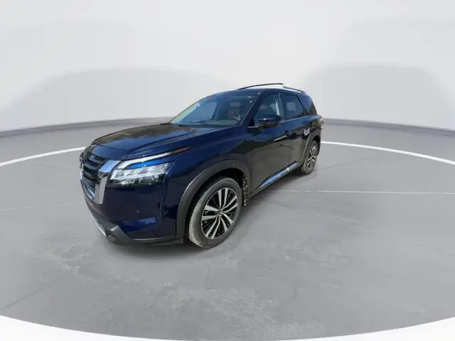 2024 Nissan Pathfinder Platinum photo 4