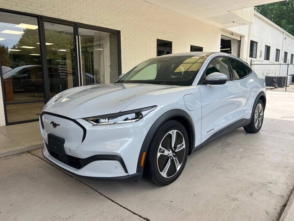 2022 Ford Mustang-Mach-e Select's photo