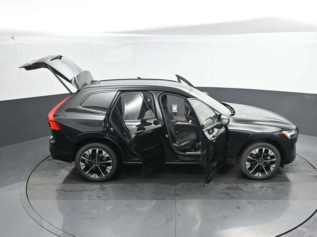 2026 Volvo XC60 Plus - Photo 48