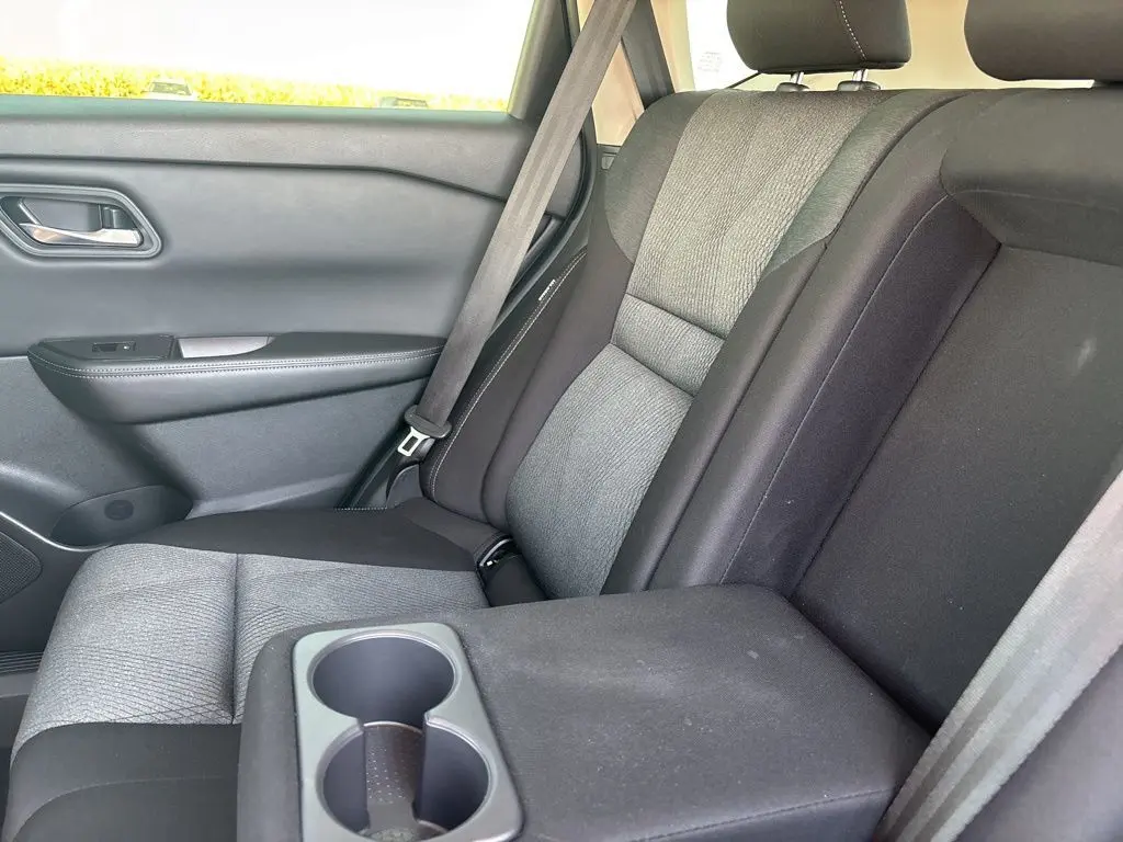 2024 Nissan Rogue SV photo 23